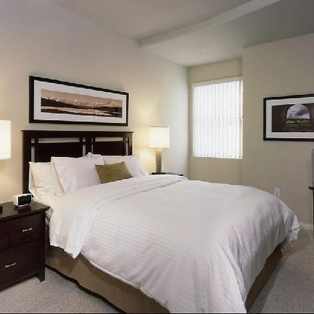 Oakwood Chicago Hotel Стая снимка